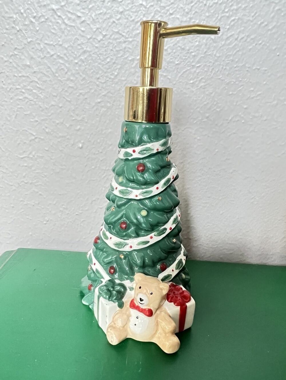 Lenox Christmas Tree Gift Bear Liquid Soap Dispenser Gold Not Used Display